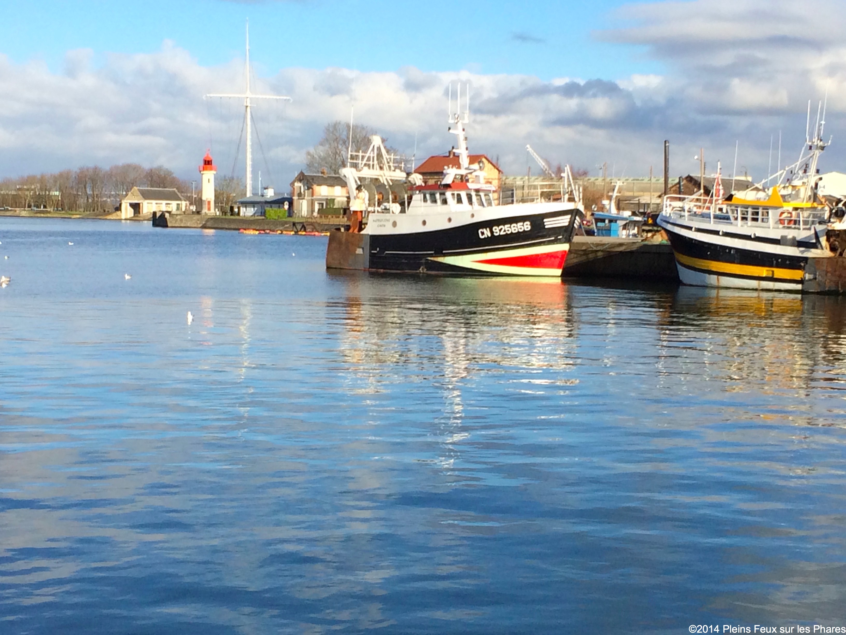 Honfleur Feu de la jetée Est PLEINS FEUX SUR LES PHARES